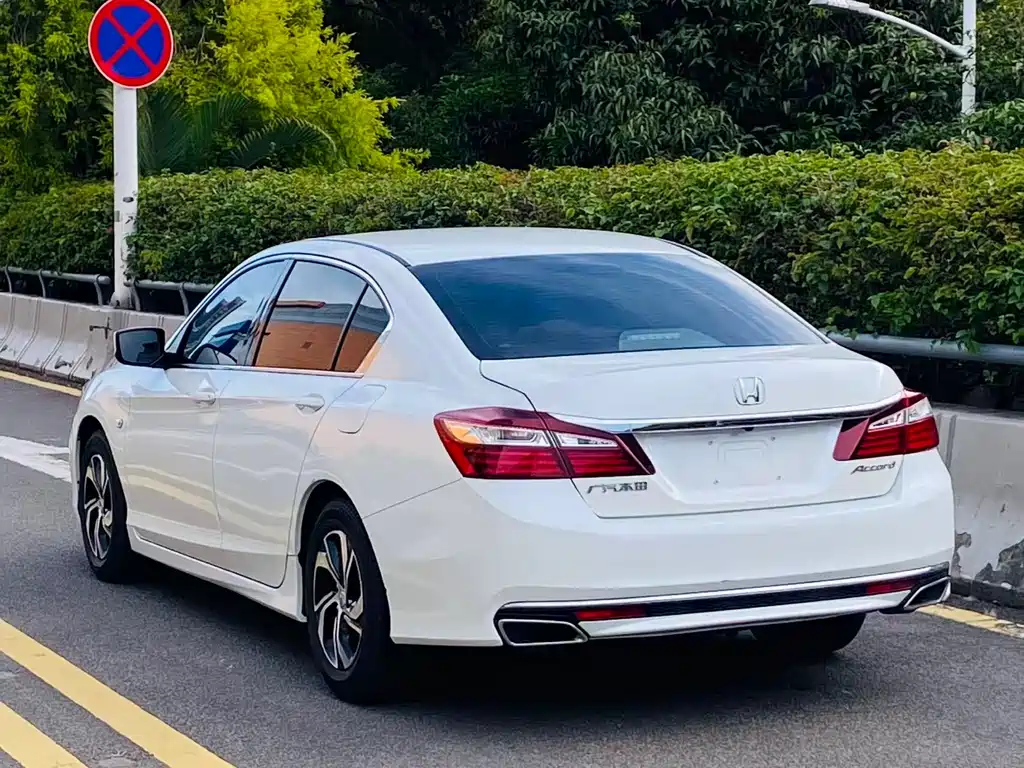 Honda Accord 2016 — фото 3