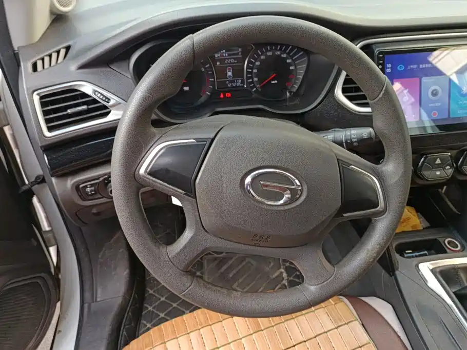 GAC Trumpchi GS4 2016 — фото 15