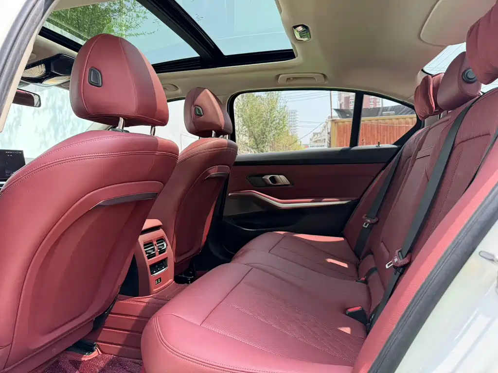 BMW 3 Series 2023