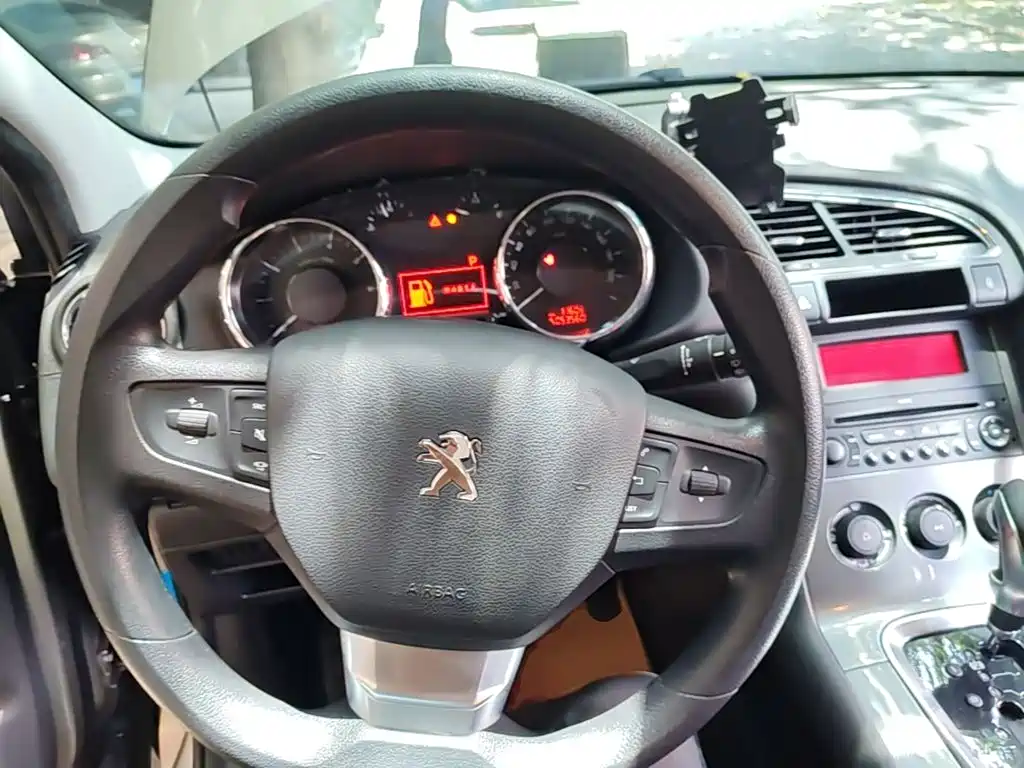 Peugeot 3008 2017 — фото 11