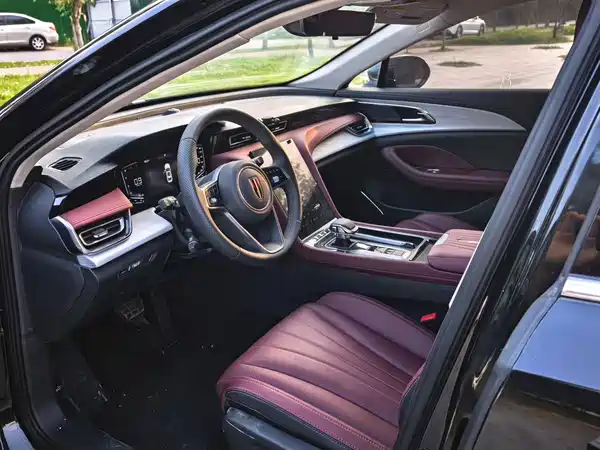 Hongqi H5 2026
