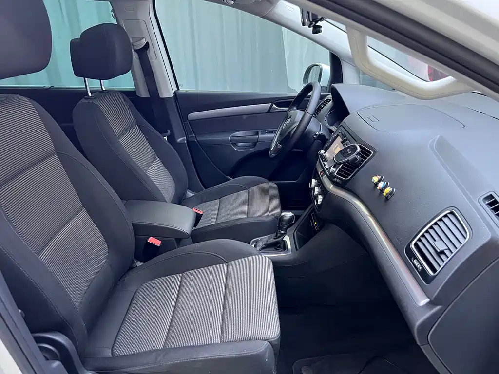 Volkswagen Sharan 2015 — фото 14