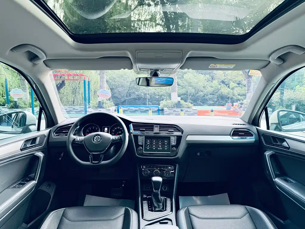 Volkswagen Tiguan L 2018 — фото 16