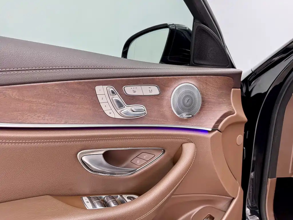Mercedes-Benz E-Class 2020 — фото 9