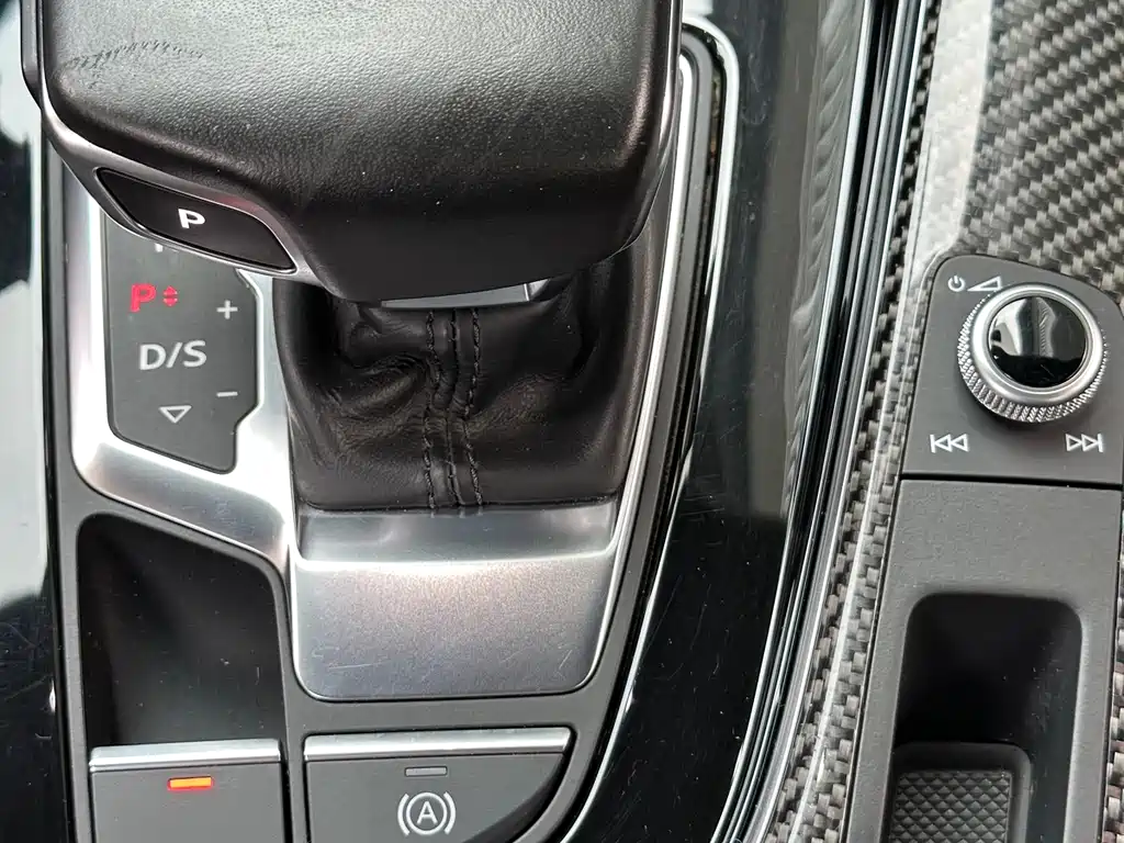 Audi A4L 2022 — фото 35