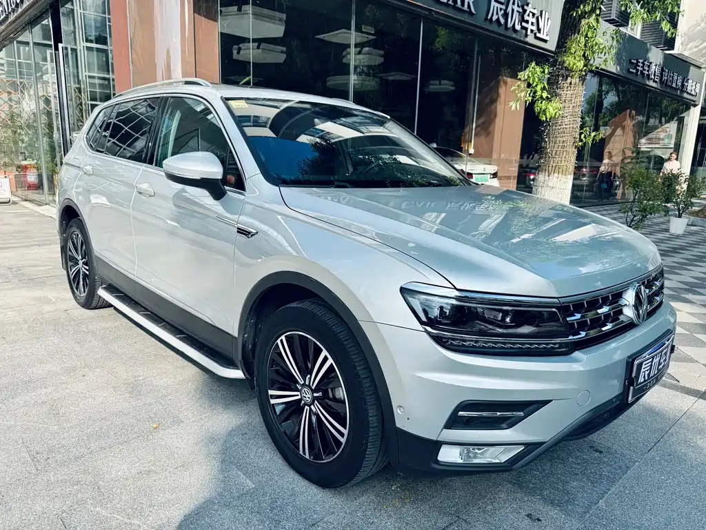 Volkswagen Tiguan L 2018 — фото 4