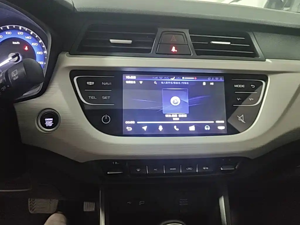 Geely Vision X3 2020 — фото 13