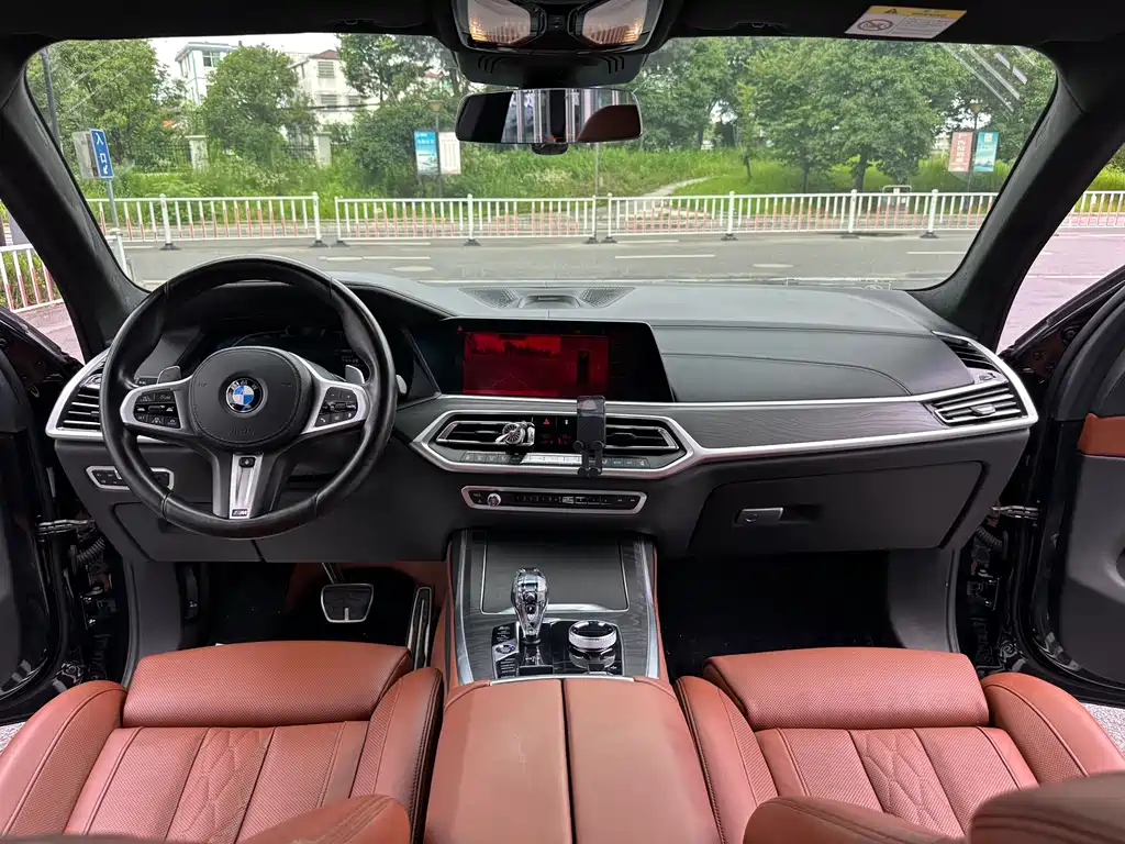 BMW X7 2019 — фото 14