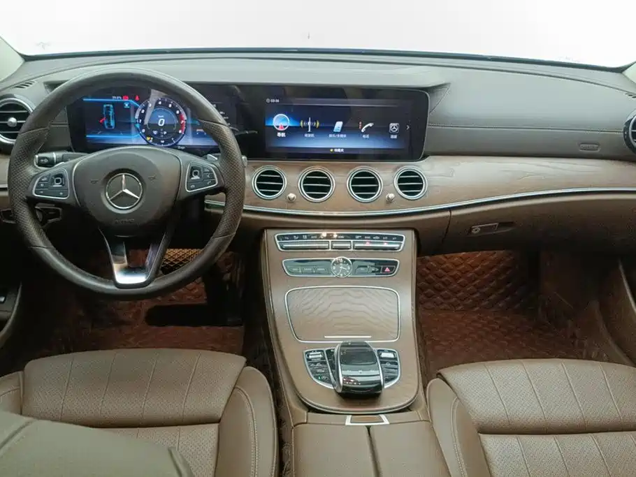 Mercedes-Benz E-Class 2018 — фото 12