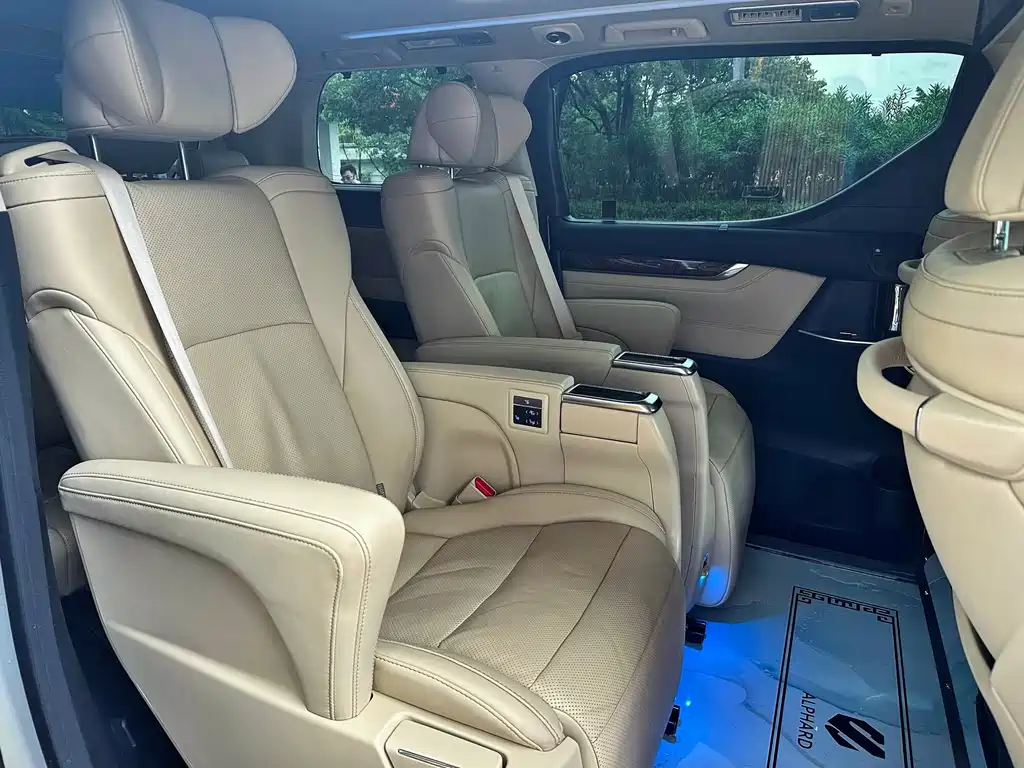 Toyota Vellfire 2023 — фото 22
