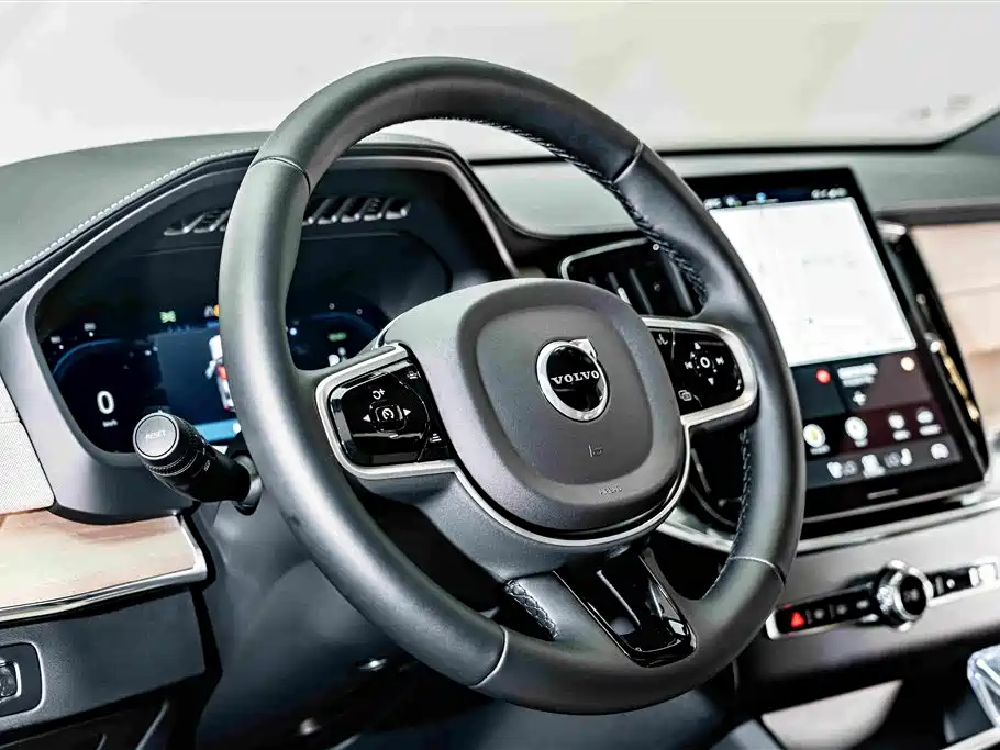 Volvo XC90 Plug-In Hybrid 2026 — фото 11