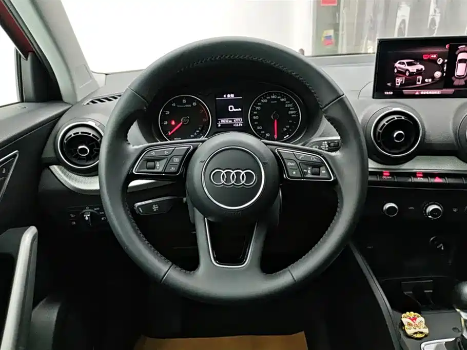 Audi Q2L 2021 — фото 15