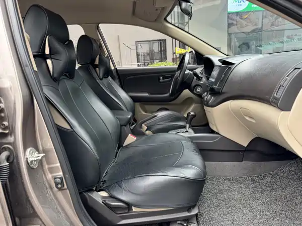 Hyundai Yuedong 2011