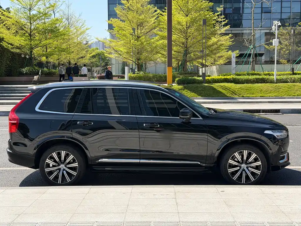 Volvo XC90 2023 — фото 12