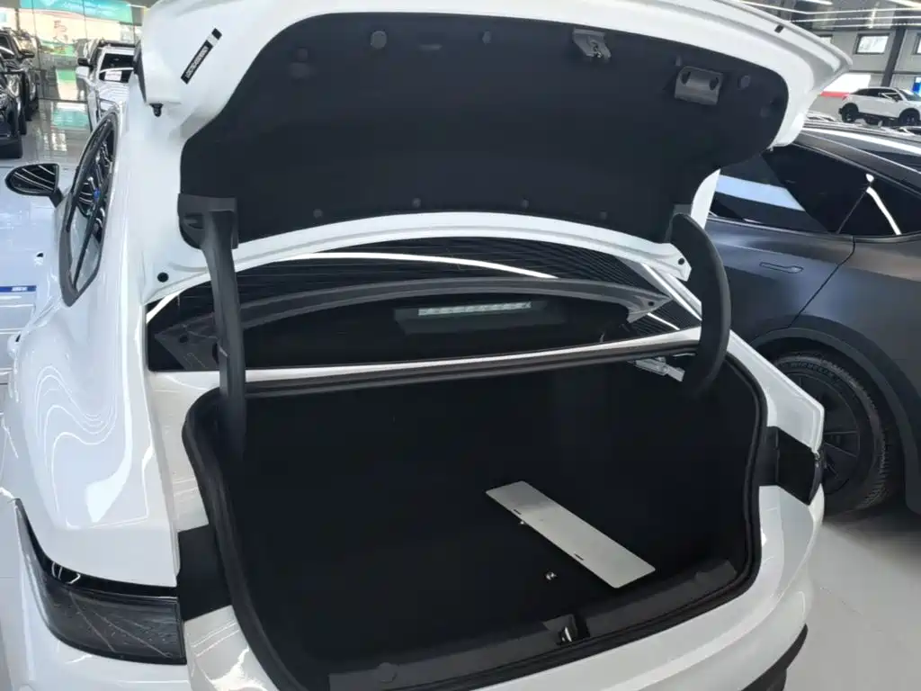 BYD Seal 05 DM-i 2025 — фото 19