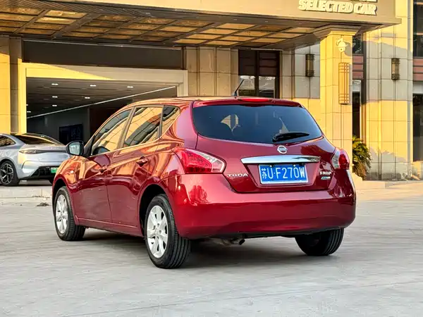 Nissan Tiida 2014