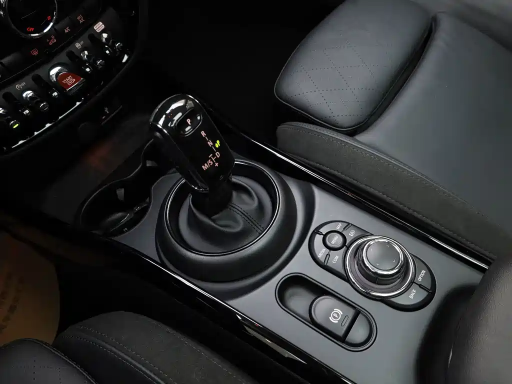 MINI Clubman 2022 — фото 13