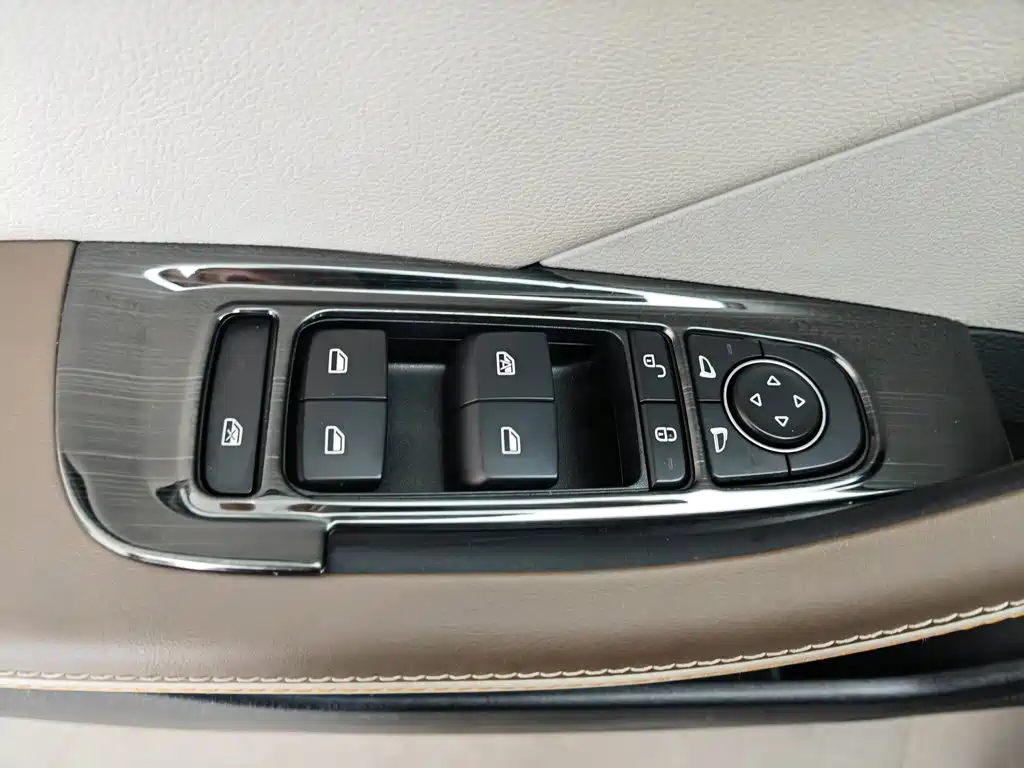 BYD Qin PLUS 2023 — фото 9