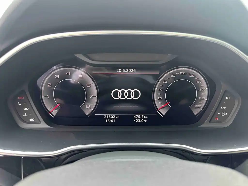 Audi Q3 2021 — фото 19