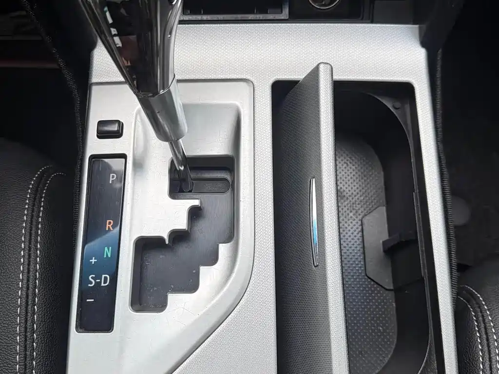 Toyota Camry 2014 — фото 13