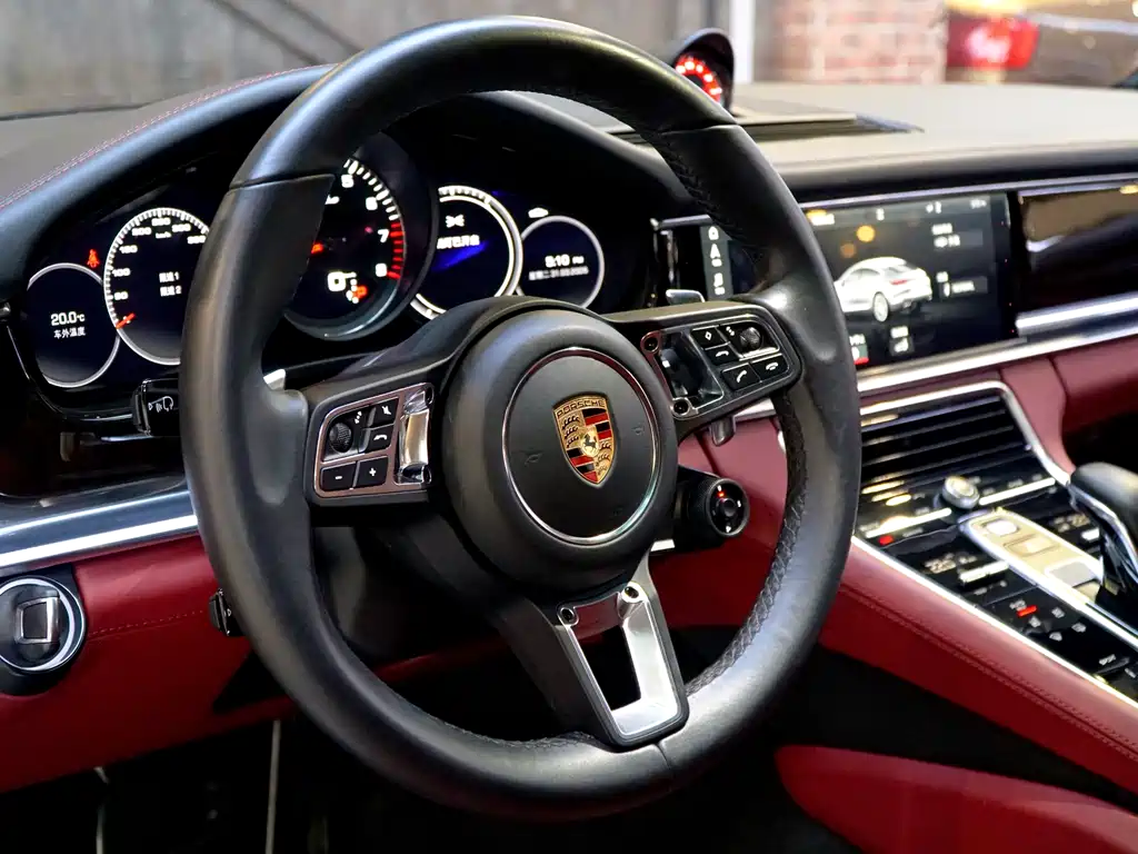 Porsche Panamera 2019 — фото 19