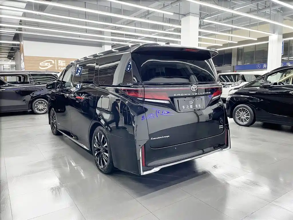 Toyota Vellfire 2024 — фото 4