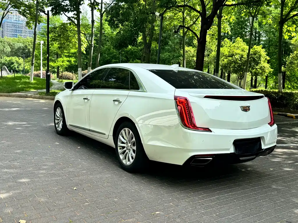 Cadillac XTS 2019 — фото 16