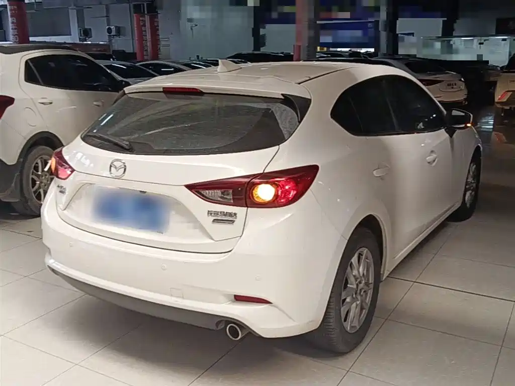Mazda 3 Axela 2017 — фото 7