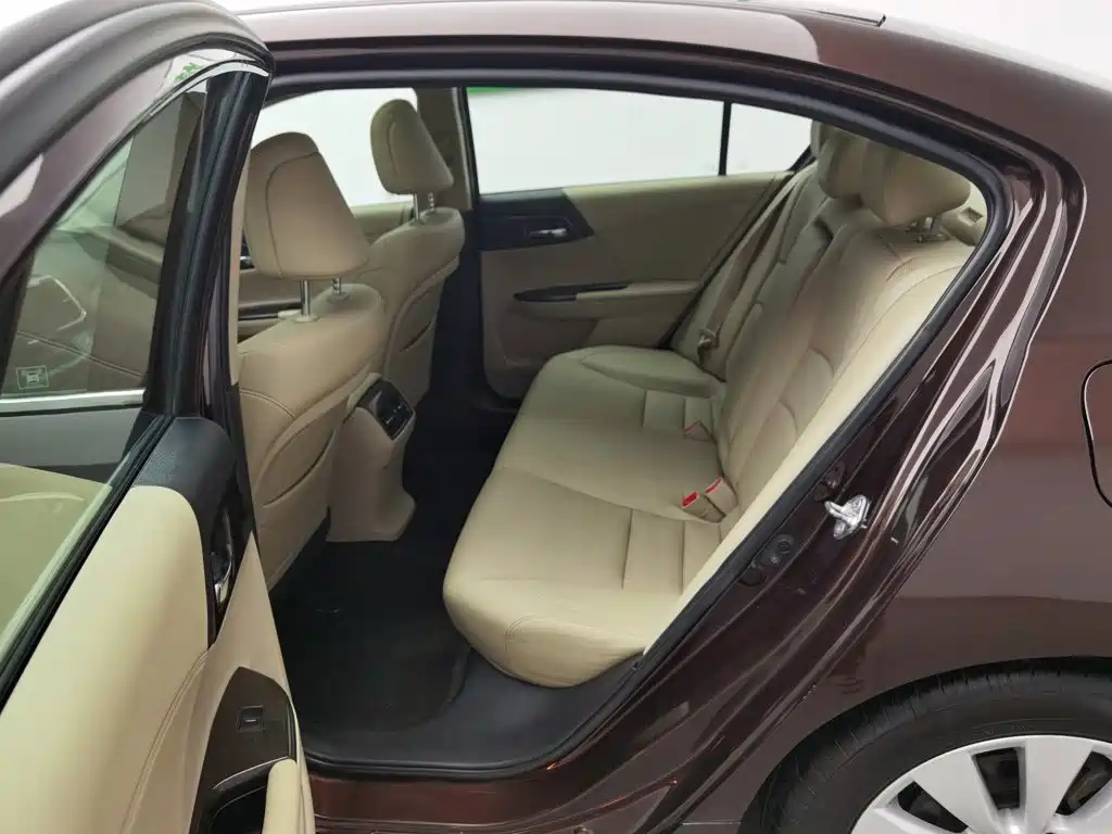 Honda Accord 2014 — фото 15