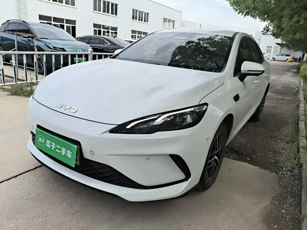 BYD Seal 05 DM-i 2025 — фото 1