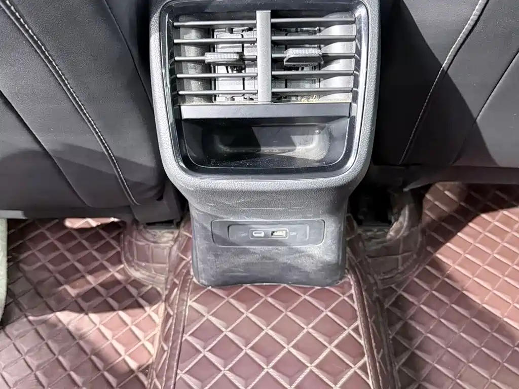Skoda Octavia 2024 — фото 15