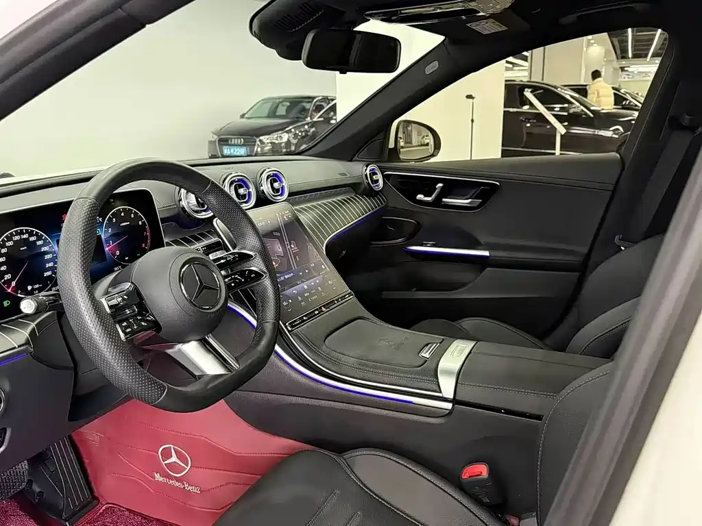 Mercedes-Benz C-Class 2024 — фото 6