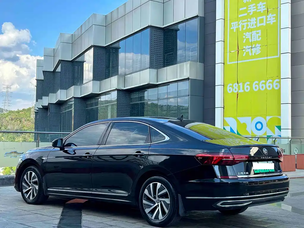 Volkswagen Passat PHEV 2021 — фото 4