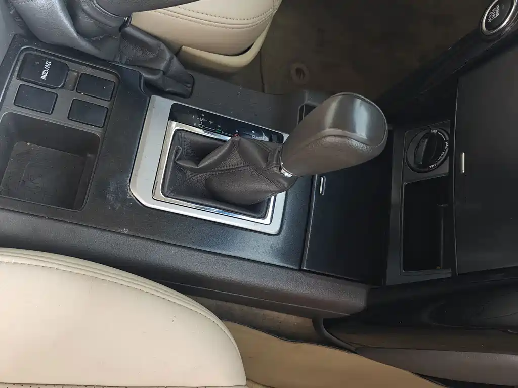 Toyota Prado 2017 — фото 10