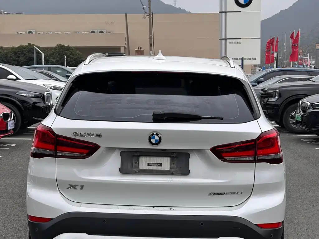 BMW X1 2021 — фото 12