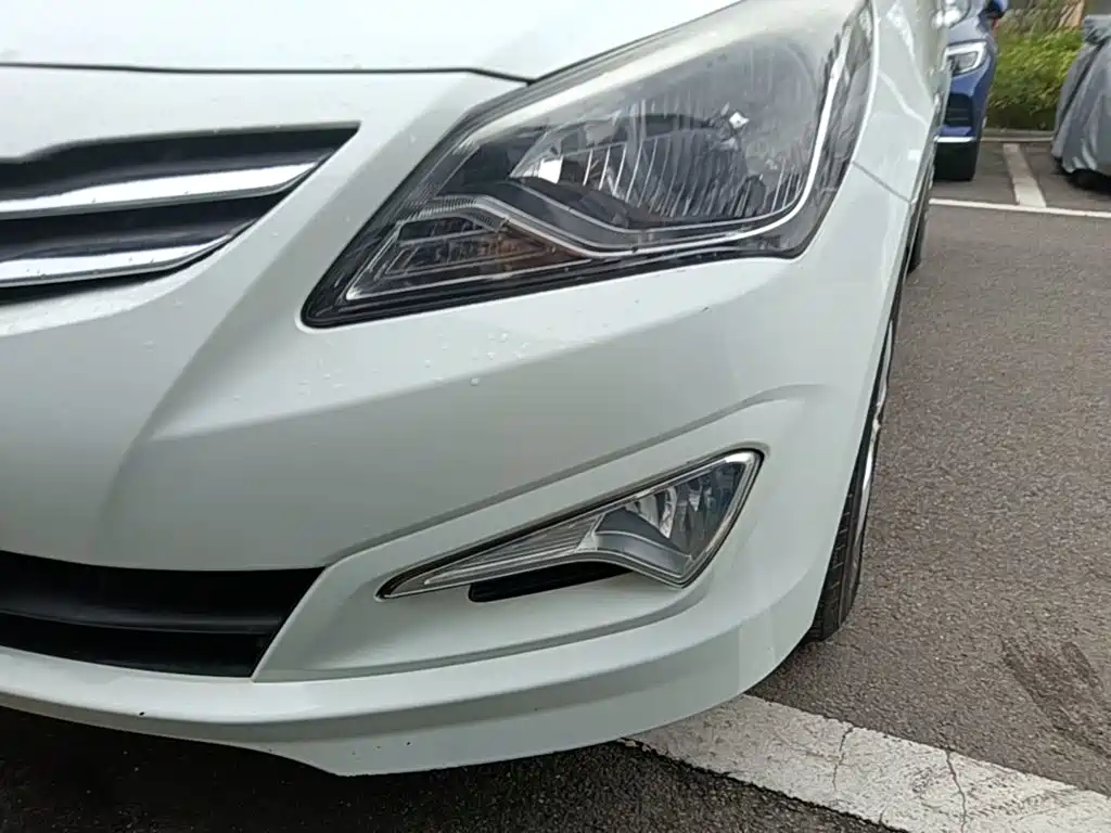 Hyundai Verna 2015 — фото 24