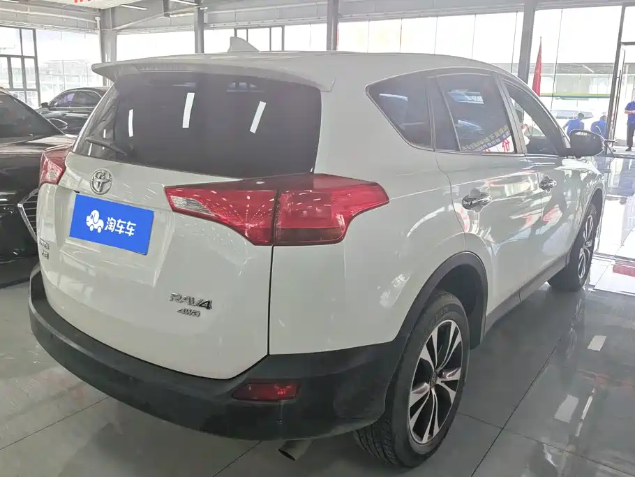 Toyota RAV4 2015