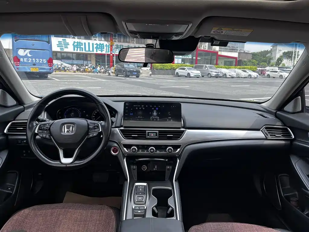 Honda Accord 2023 — фото 12