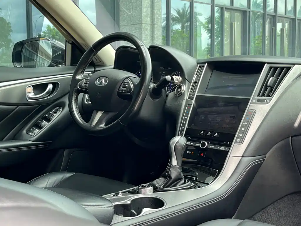 Infiniti Q50L 2015 — фото 12
