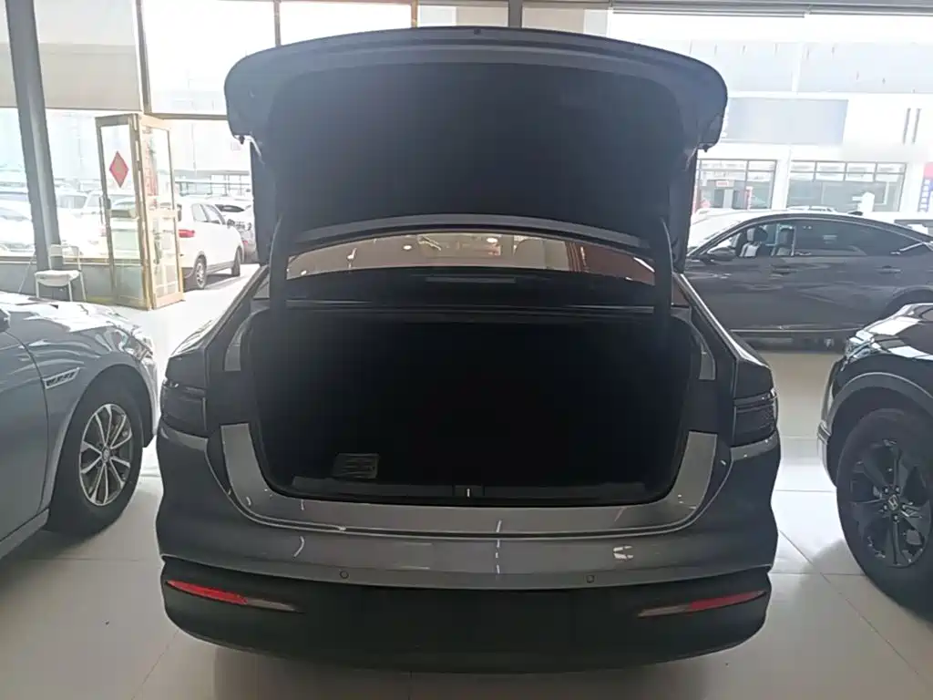 BYD Seal 05 DM-i 2025 — фото 19