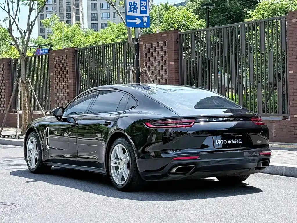 Porsche Panamera 2018 — фото 4