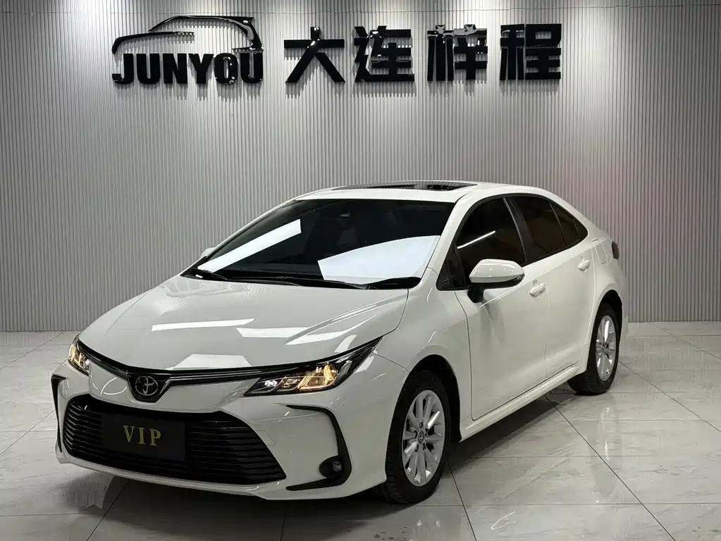 Toyota Corolla 2023 — фото 1