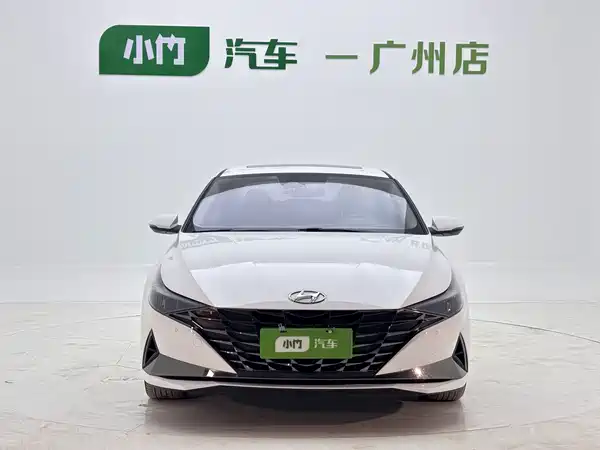 Hyundai Elantra 2022