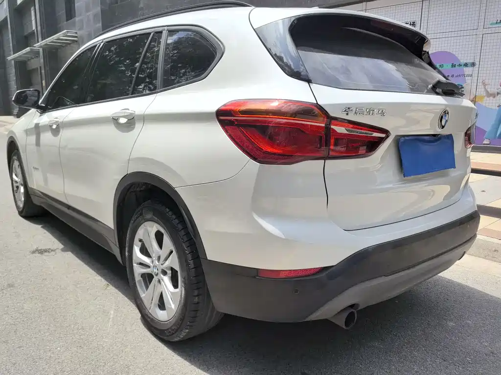 BMW X1 2017 — фото 12