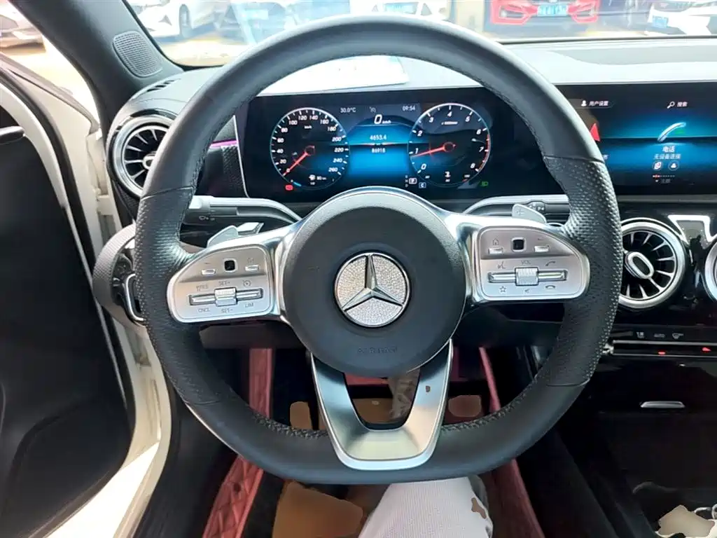 Mercedes-Benz A-Class 2020 — фото 11
