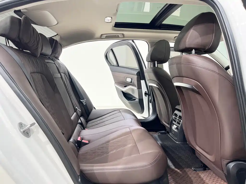 BMW i3 2023 — фото 10