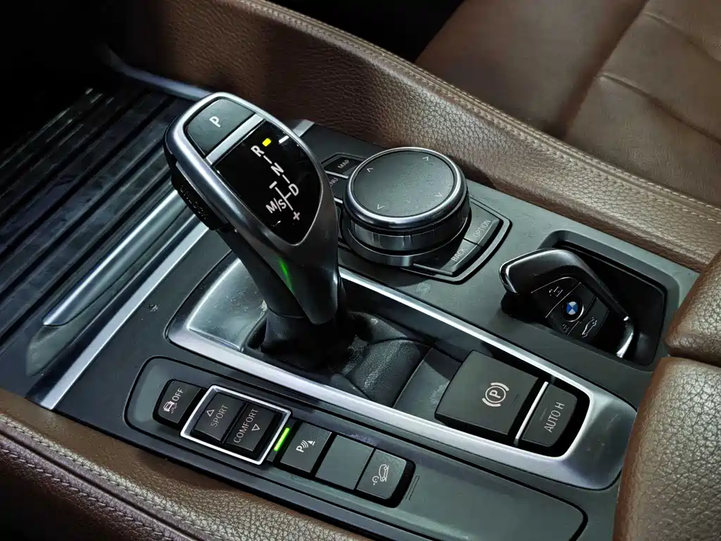 BMW X6 2018 — фото 16