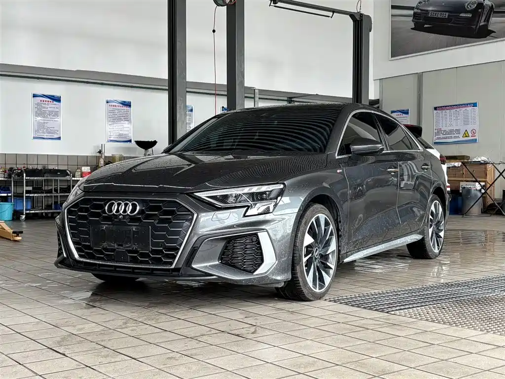 Audi A3 2022 — фото 1