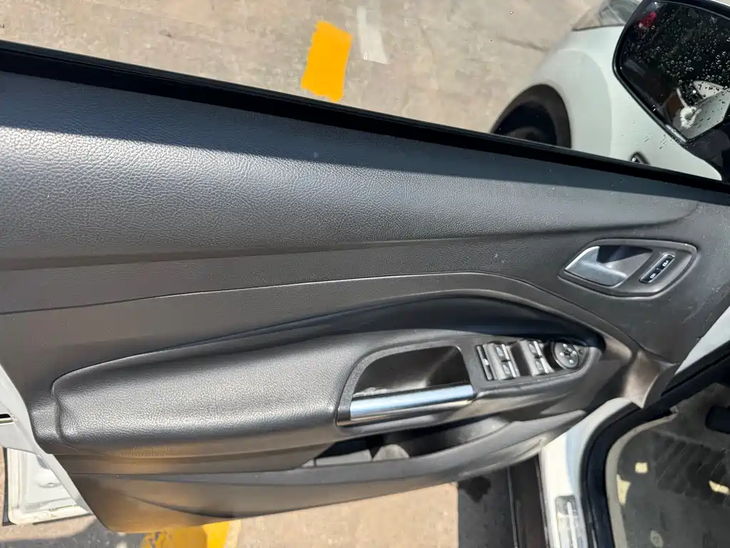 Ford Kuga 2016 — фото 10