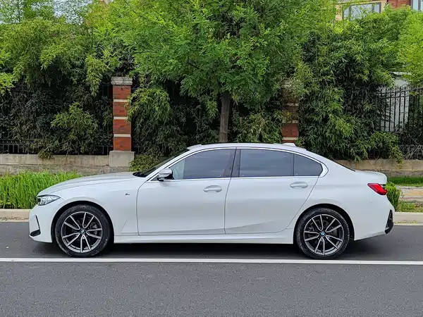 BMW 3 Series 2023